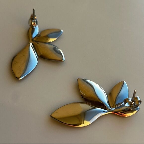 Flower Design Stud Earrings, Stainless Steel Jewelry - Picture 7 of 10